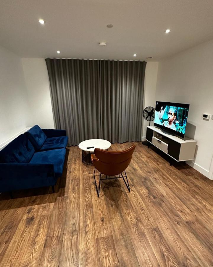 Luxury 2 Bedrooms Apartment Barking  Extérieur photo