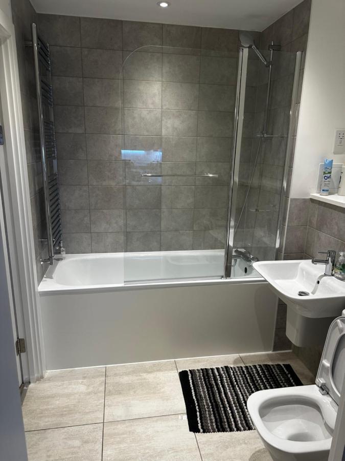 Luxury 2 Bedrooms Apartment Barking  Extérieur photo
