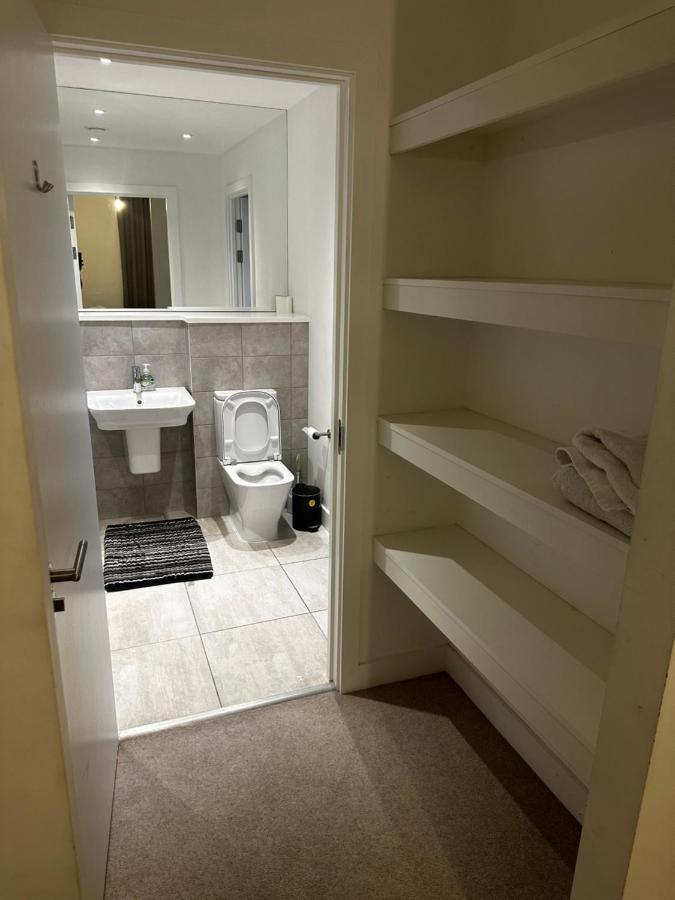 Luxury 2 Bedrooms Apartment Barking  Extérieur photo