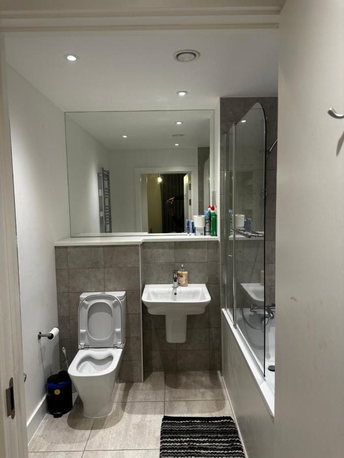 Luxury 2 Bedrooms Apartment Barking  Extérieur photo